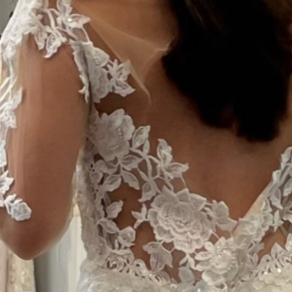 Wedding Dress- Essence of Australia - Picture 6 of 7